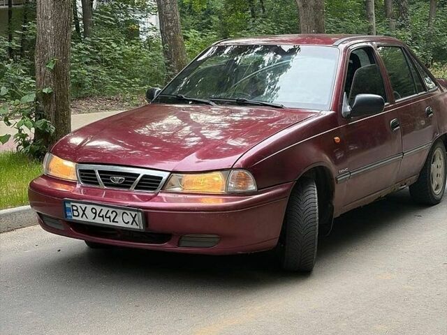Красный Дэу Нексия, объемом двигателя 1.5 л и пробегом 300 тыс. км за 550 $, фото 1 на Automoto.ua