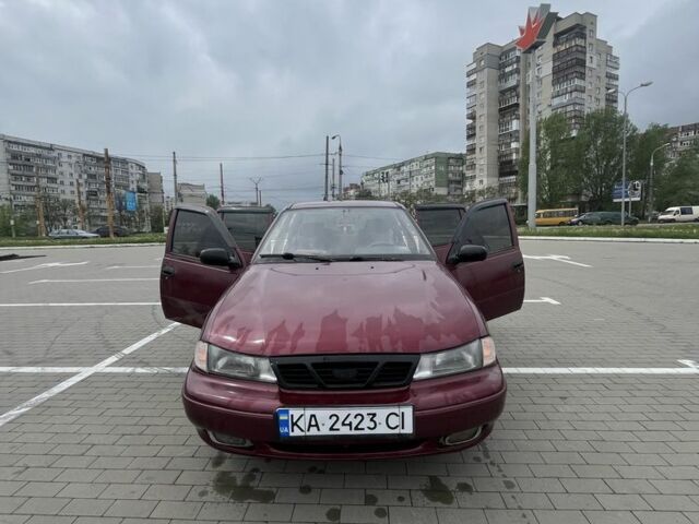 Красный Дэу Нексия, объемом двигателя 1.5 л и пробегом 250 тыс. км за 1200 $, фото 1 на Automoto.ua