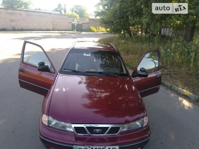Червоний Деу Нексія, об'ємом двигуна 1.5 л та пробігом 293 тис. км за 2000 $, фото 1 на Automoto.ua