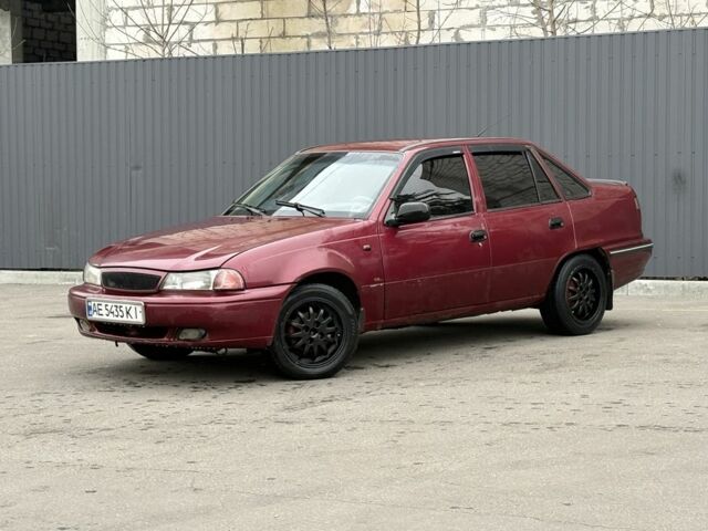 Красный Дэу Нексия, объемом двигателя 1.5 л и пробегом 99 тыс. км за 1299 $, фото 1 на Automoto.ua