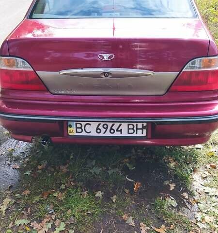 Красный Дэу Нексия, объемом двигателя 1.5 л и пробегом 208 тыс. км за 2000 $, фото 1 на Automoto.ua