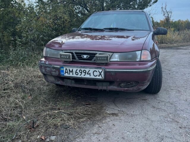 Красный Дэу Нексия, объемом двигателя 1.5 л и пробегом 170 тыс. км за 971 $, фото 1 на Automoto.ua