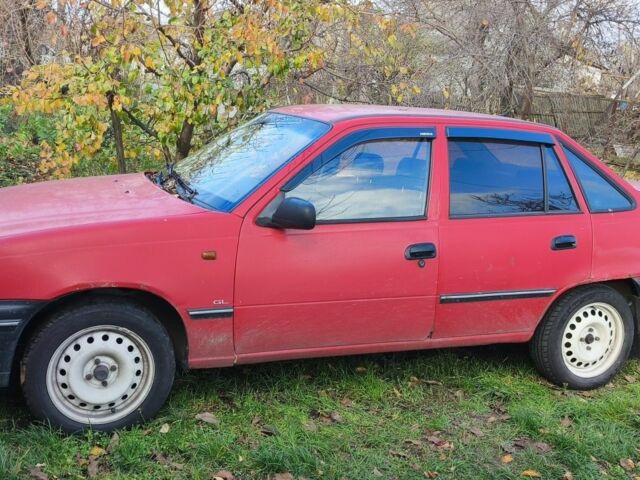 Червоний Деу Нексія, об'ємом двигуна 1.5 л та пробігом 350 тис. км за 1300 $, фото 1 на Automoto.ua