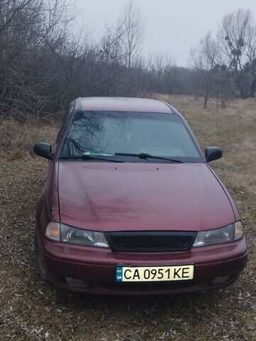 Красный Дэу Нексия, объемом двигателя 1.5 л и пробегом 275 тыс. км за 1450 $, фото 1 на Automoto.ua
