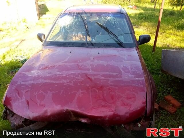 Красный Дэу Нексия, объемом двигателя 1.5 л и пробегом 176 тыс. км за 960 $, фото 1 на Automoto.ua