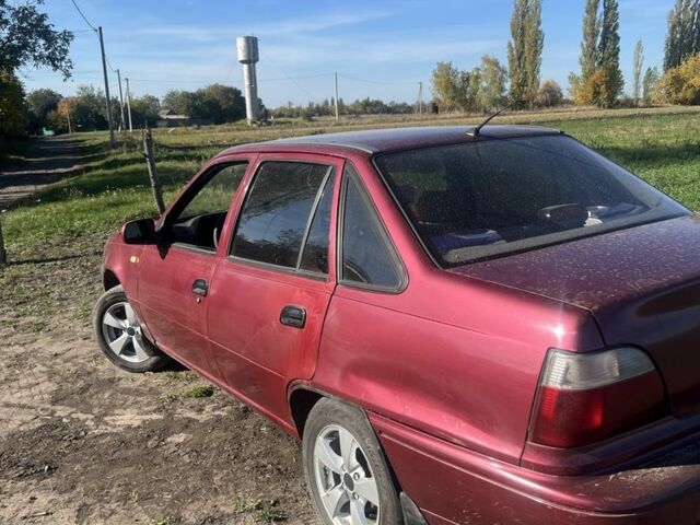 Красный Дэу Нексия, объемом двигателя 1.5 л и пробегом 250 тыс. км за 1856 $, фото 1 на Automoto.ua