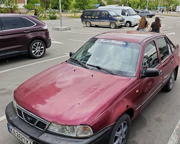 Красный Дэу Нексия, объемом двигателя 1.5 л и пробегом 300 тыс. км за 1250 $, фото 1 на Automoto.ua
