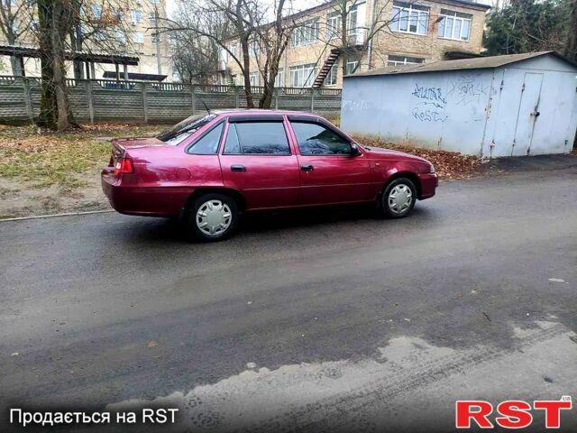 Красный Дэу Нексия, объемом двигателя 15 л и пробегом 152 тыс. км за 2300 $, фото 1 на Automoto.ua
