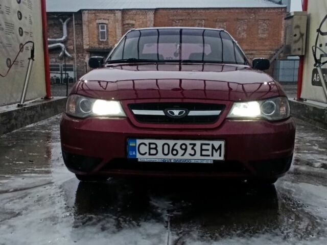 Червоний Деу Нексія, об'ємом двигуна 1.5 л та пробігом 173 тис. км за 1800 $, фото 1 на Automoto.ua