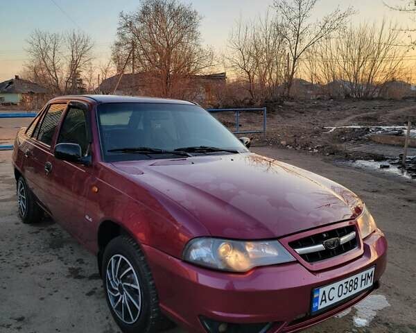 Красный Дэу Нексия, объемом двигателя 1.5 л и пробегом 290 тыс. км за 2100 $, фото 1 на Automoto.ua