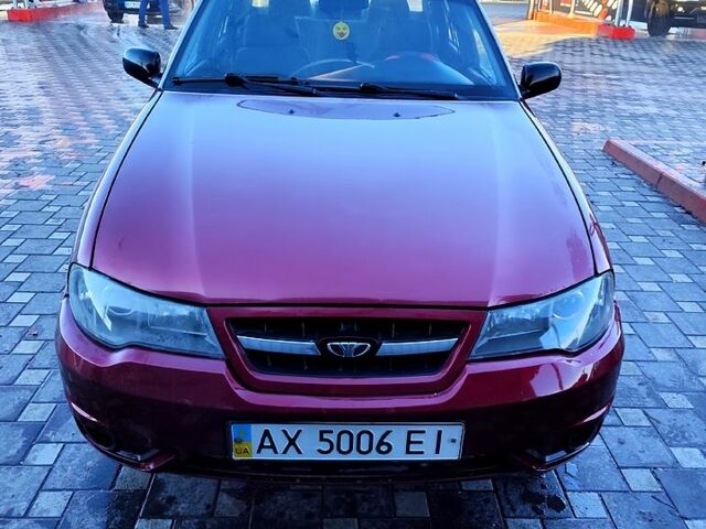 Красный Дэу Нексия, объемом двигателя 1.5 л и пробегом 200 тыс. км за 2400 $, фото 1 на Automoto.ua