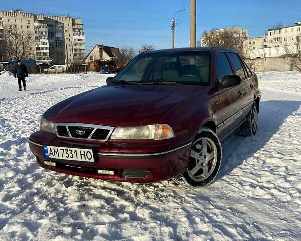 Красный Дэу Нексия, объемом двигателя 1.5 л и пробегом 200 тыс. км за 2300 $, фото 1 на Automoto.ua