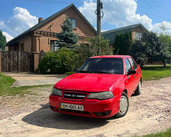 Красный Дэу Нексия, объемом двигателя 1.6 л и пробегом 162 тыс. км за 2499 $, фото 1 на Automoto.ua