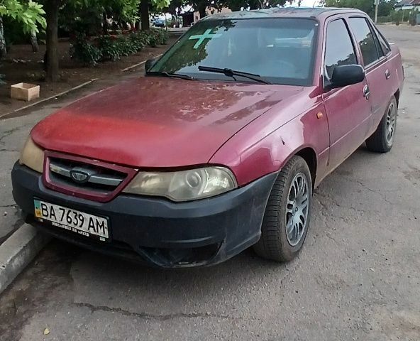 Красный Дэу Нексия, объемом двигателя 0 л и пробегом 250 тыс. км за 1600 $, фото 1 на Automoto.ua