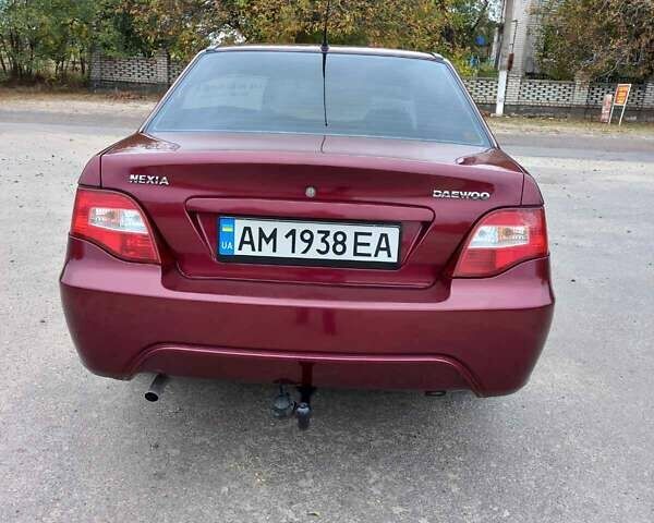 Червоний Деу Нексія, об'ємом двигуна 1.5 л та пробігом 237 тис. км за 3000 $, фото 1 на Automoto.ua