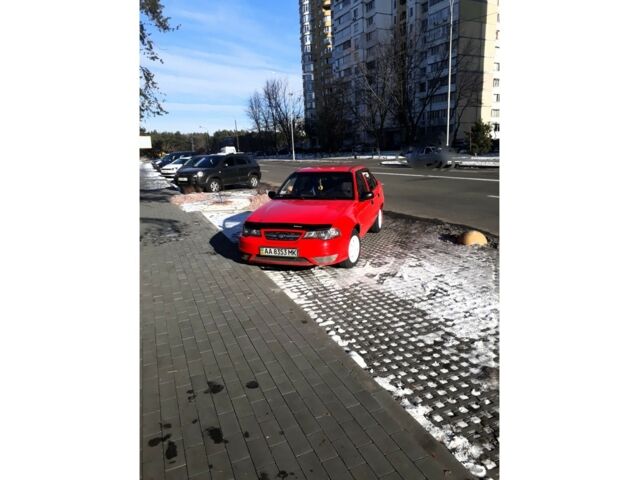 Красный Дэу Нексия, объемом двигателя 0 л и пробегом 130 тыс. км за 3900 $, фото 1 на Automoto.ua