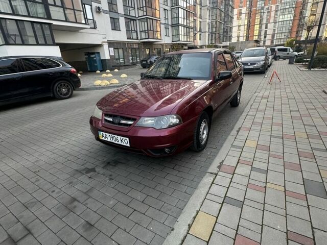 Красный Дэу Нексия, объемом двигателя 1.6 л и пробегом 193 тыс. км за 1500 $, фото 1 на Automoto.ua