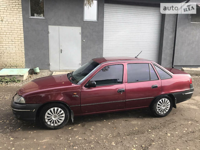 Червоний Деу Нексія, об'ємом двигуна 1.5 л та пробігом 150 тис. км за 2800 $, фото 1 на Automoto.ua