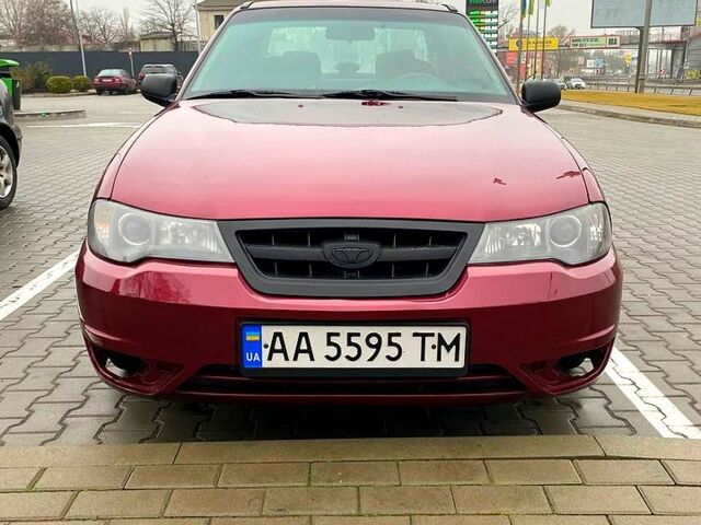 Красный Дэу Нексия, объемом двигателя 1.5 л и пробегом 260 тыс. км за 3200 $, фото 1 на Automoto.ua