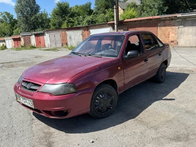 Красный Дэу Нексия, объемом двигателя 1.5 л и пробегом 400 тыс. км за 799 $, фото 1 на Automoto.ua