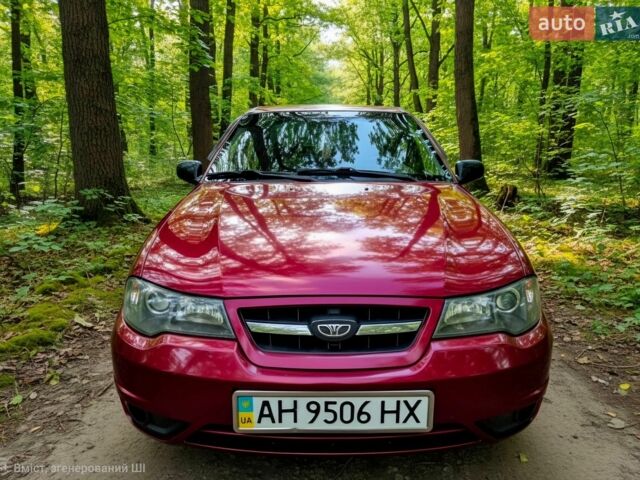 Красный Дэу Нексия, объемом двигателя 1.6 л и пробегом 88 тыс. км за 2800 $, фото 1 на Automoto.ua
