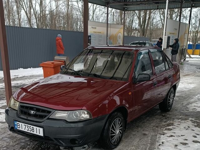 Красный Дэу Нексия, объемом двигателя 1.5 л и пробегом 227 тыс. км за 2000 $, фото 1 на Automoto.ua