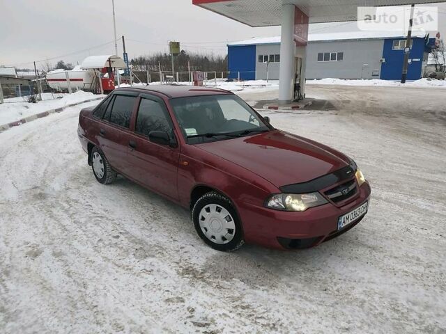 Червоний Деу Нексія, об'ємом двигуна 1.5 л та пробігом 150 тис. км за 3300 $, фото 1 на Automoto.ua