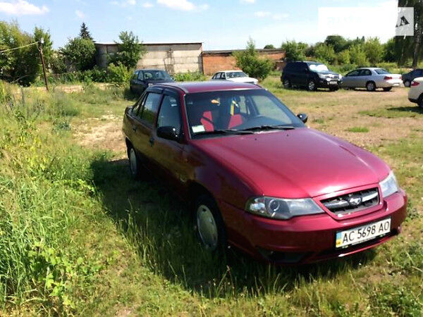 Червоний Деу Нексія, об'ємом двигуна 1.5 л та пробігом 50 тис. км за 3700 $, фото 1 на Automoto.ua