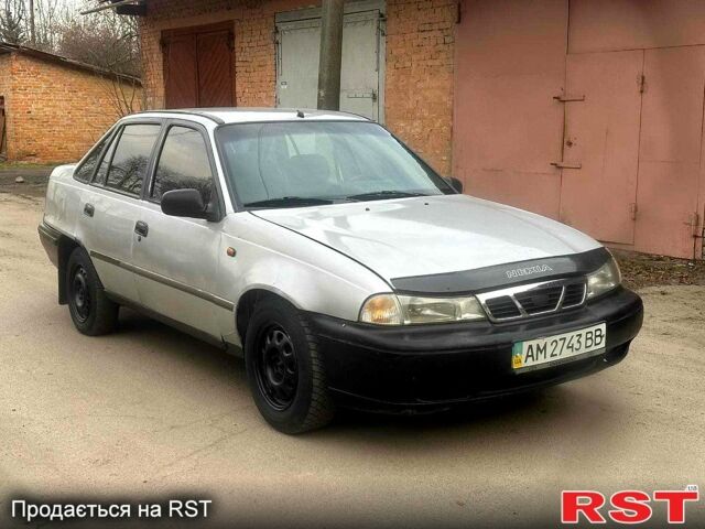 Дэу Нексия, объемом двигателя 16 л и пробегом 429 тыс. км за 1000 $, фото 1 на Automoto.ua