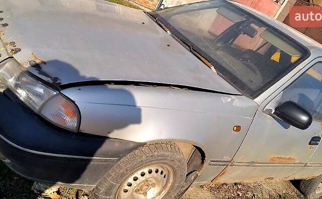Дэу Нексия, объемом двигателя 1.5 л и пробегом 150 тыс. км за 900 $, фото 1 на Automoto.ua