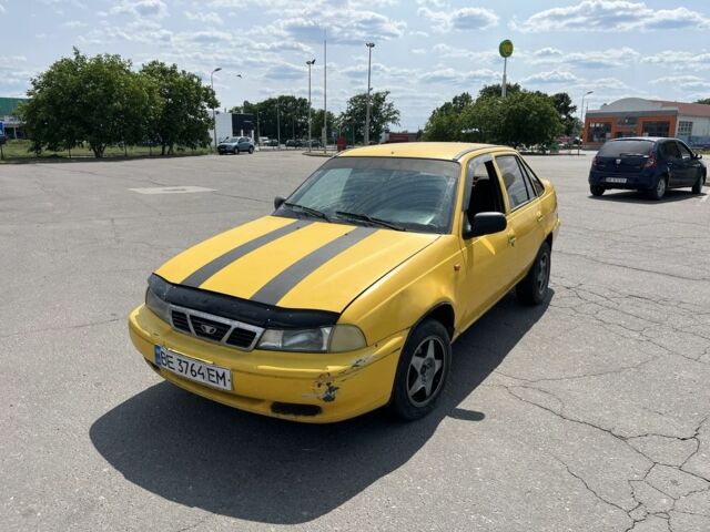 Желтый Дэу Нексия, объемом двигателя 1.5 л и пробегом 150 тыс. км за 950 $, фото 1 на Automoto.ua