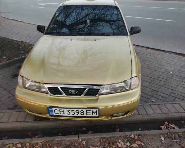 Желтый Дэу Нексия, объемом двигателя 1.5 л и пробегом 289 тыс. км за 1100 $, фото 1 на Automoto.ua
