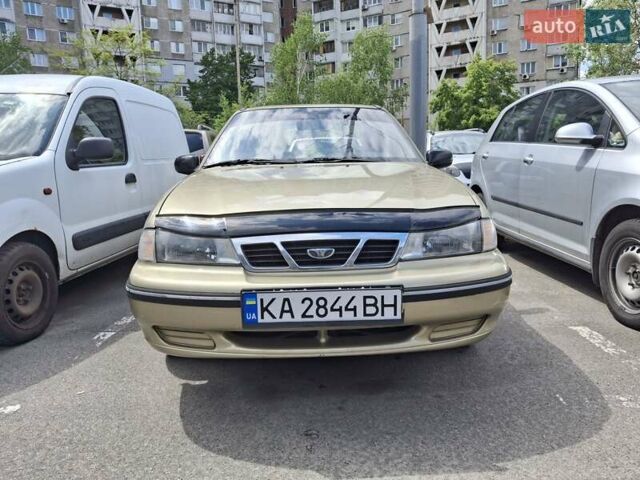 Желтый Дэу Нексия, объемом двигателя 1.5 л и пробегом 130 тыс. км за 2300 $, фото 1 на Automoto.ua