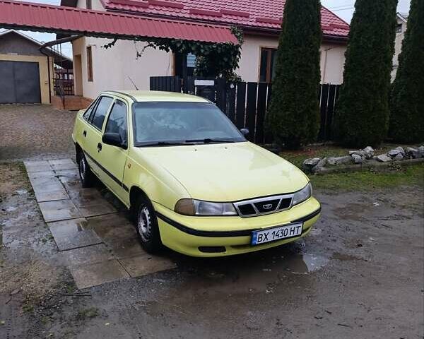 Жовтий Деу Нексія, об'ємом двигуна 1.5 л та пробігом 215 тис. км за 799 $, фото 1 на Automoto.ua