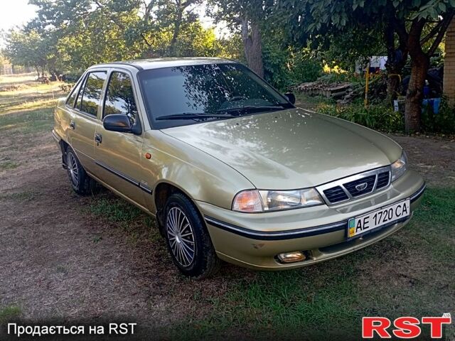 Желтый Дэу Нексия, объемом двигателя 1.5 л и пробегом 230 тыс. км за 2100 $, фото 1 на Automoto.ua