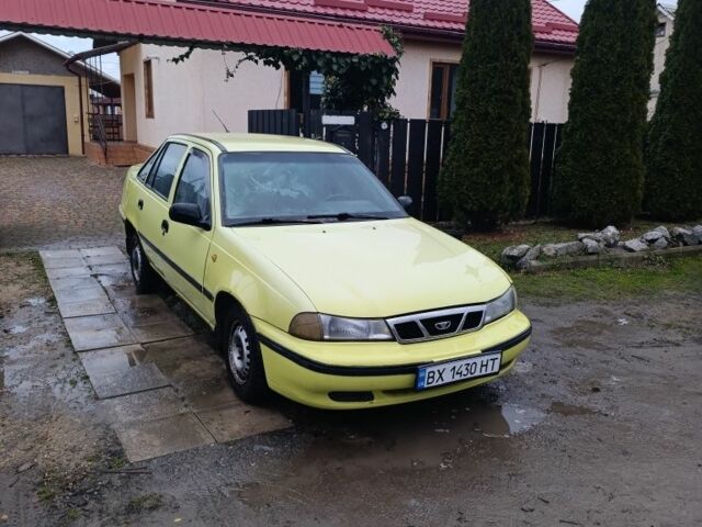 Жовтий Деу Нексія, об'ємом двигуна 1.5 л та пробігом 215 тис. км за 799 $, фото 1 на Automoto.ua