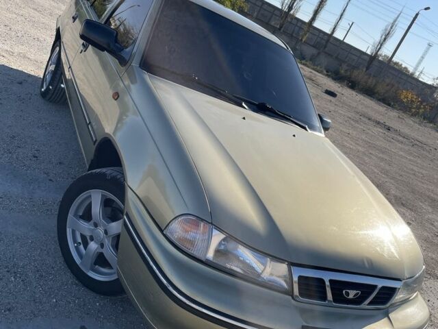 Желтый Дэу Нексия, объемом двигателя 1.5 л и пробегом 75 тыс. км за 4000 $, фото 1 на Automoto.ua