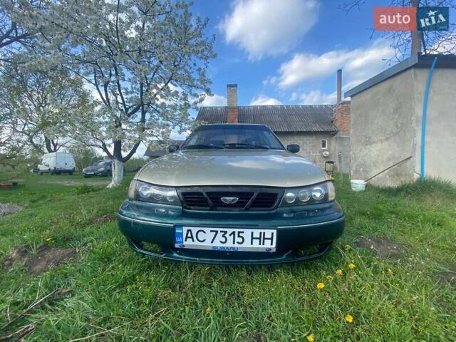 Желтый Дэу Нексия, объемом двигателя 1.5 л и пробегом 470 тыс. км за 1300 $, фото 1 на Automoto.ua