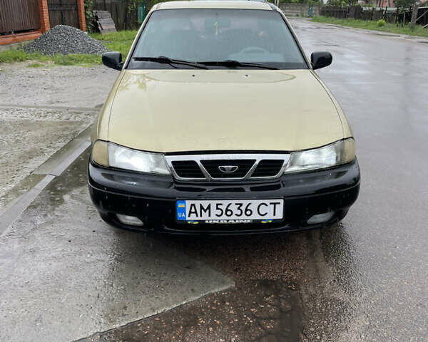 Желтый Дэу Нексия, объемом двигателя 1.5 л и пробегом 211 тыс. км за 1800 $, фото 1 на Automoto.ua