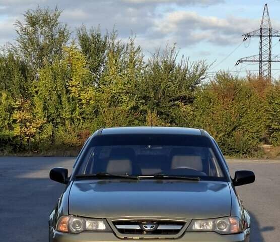 Желтый Дэу Нексия, объемом двигателя 1.6 л и пробегом 95 тыс. км за 2600 $, фото 1 на Automoto.ua