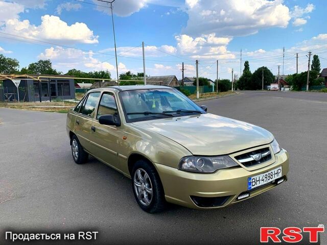 Желтый Дэу Нексия, объемом двигателя 1.6 л и пробегом 0 тыс. км за 2000 $, фото 1 на Automoto.ua