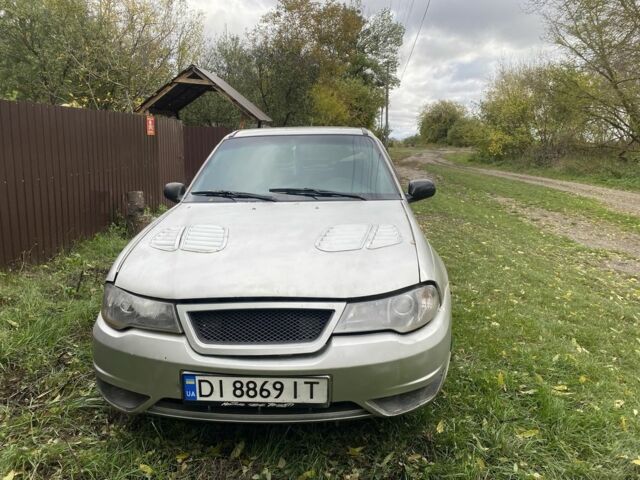 Серый Дэу Нексия, объемом двигателя 1.5 л и пробегом 218 тыс. км за 2200 $, фото 1 на Automoto.ua