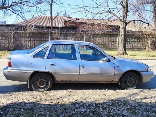 Серый Дэу Нексия, объемом двигателя 1.5 л и пробегом 200 тыс. км за 677 $, фото 1 на Automoto.ua