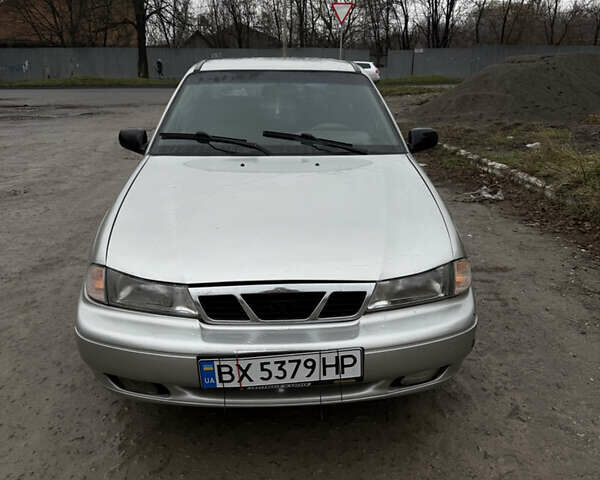 Серый Дэу Нексия, объемом двигателя 1.5 л и пробегом 250 тыс. км за 1200 $, фото 1 на Automoto.ua