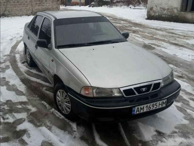 Серый Дэу Нексия, объемом двигателя 1.5 л и пробегом 198 тыс. км за 2000 $, фото 1 на Automoto.ua