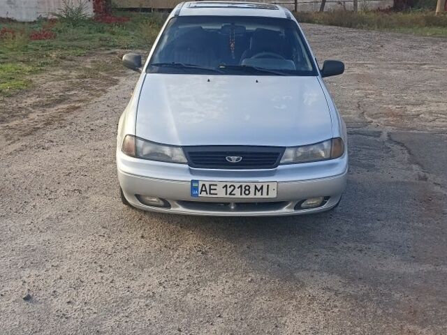 Сірий Деу Нексія, об'ємом двигуна 1.5 л та пробігом 200 тис. км за 1500 $, фото 1 на Automoto.ua