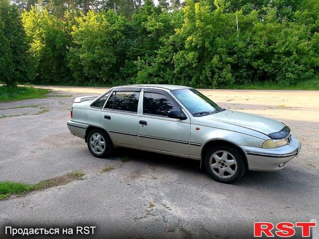 Серый Дэу Нексия, объемом двигателя 1.5 л и пробегом 335 тыс. км за 1100 $, фото 1 на Automoto.ua