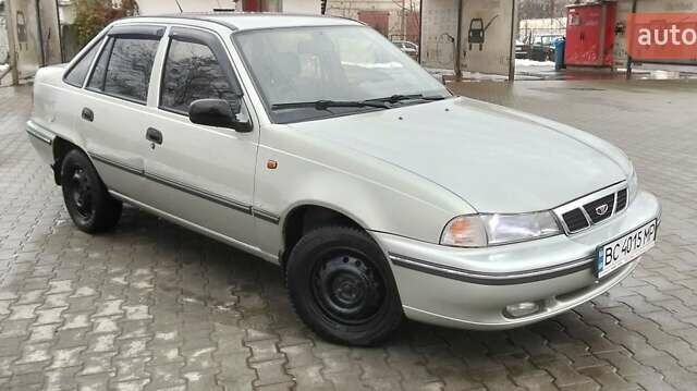 Сірий Деу Нексія, об'ємом двигуна 1.5 л та пробігом 95 тис. км за 1650 $, фото 1 на Automoto.ua