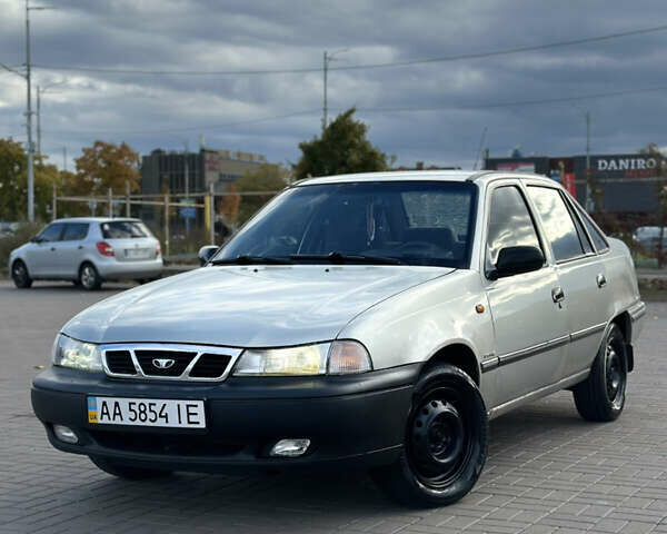Серый Дэу Нексия, объемом двигателя 1.5 л и пробегом 158 тыс. км за 2300 $, фото 1 на Automoto.ua