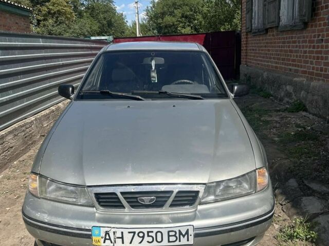 Сірий Деу Нексія, об'ємом двигуна 1.5 л та пробігом 500 тис. км за 1000 $, фото 1 на Automoto.ua